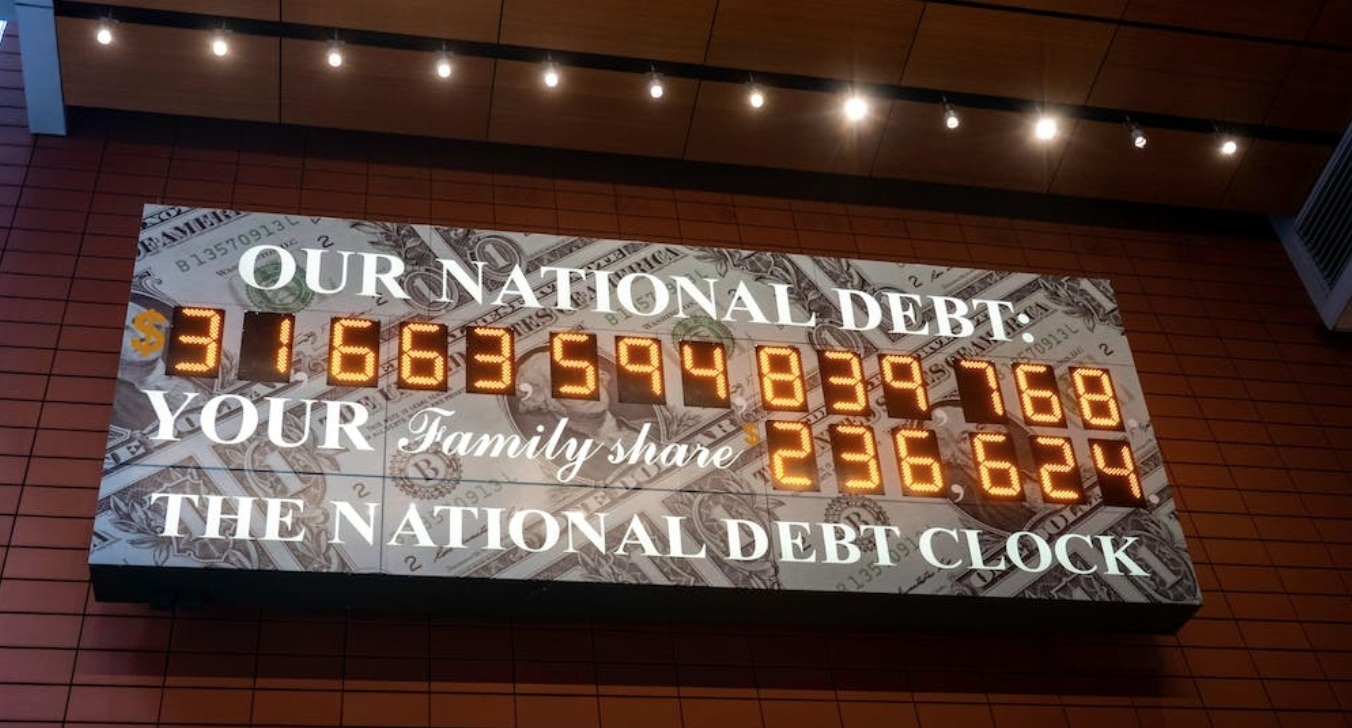 Cơn ác mộng nợ công của Mỹ đang trở lại!